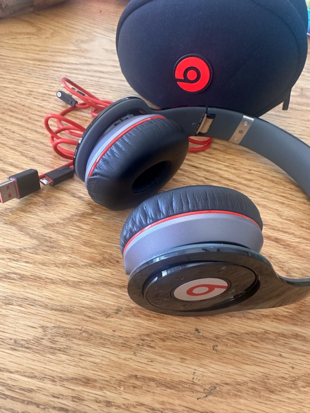 Beats by Dre On-Ear Headphones in Black, Gray & Red with Case | open to offers